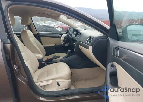 2014 Volkswagen Jetta 2.0L Tdi z USA, uszkodzony, nr VIN 3VWLL7AJXEM374119